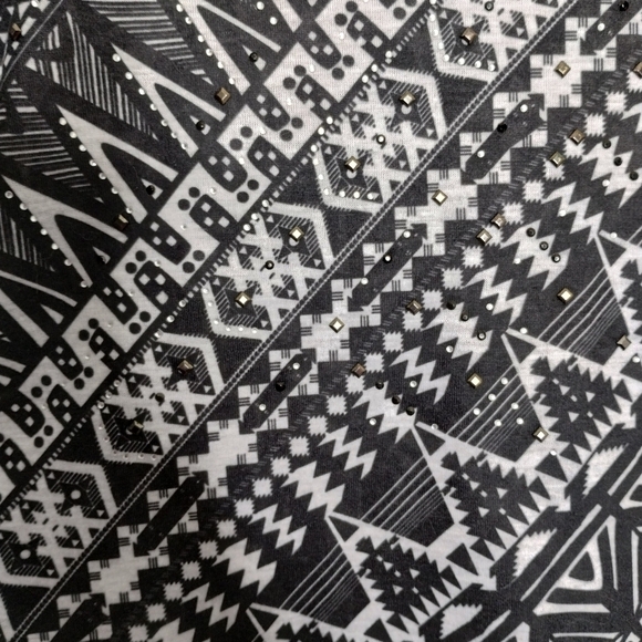 Catherines Black White Pink Patterned Top size 1X - Picture 3 of 8